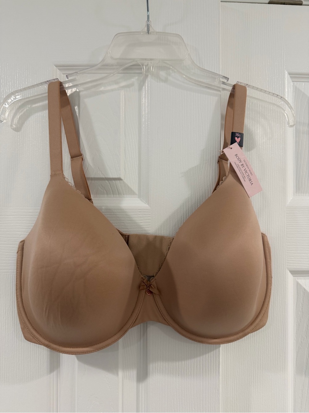 Victoria's Secret: Body by Victoria Beige Nude Underwire T-Shirt Bra